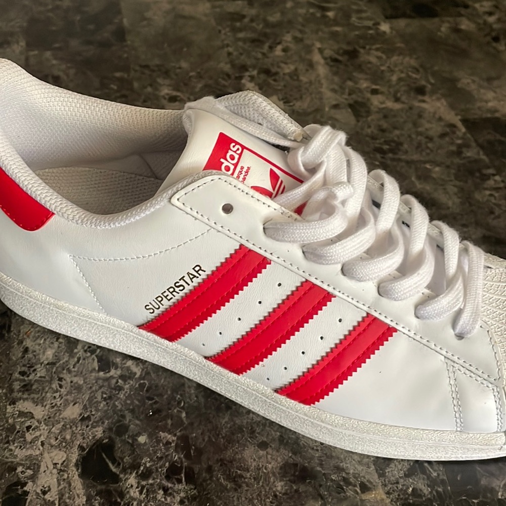 ADDIAS SUPERSTARS LISTED !!